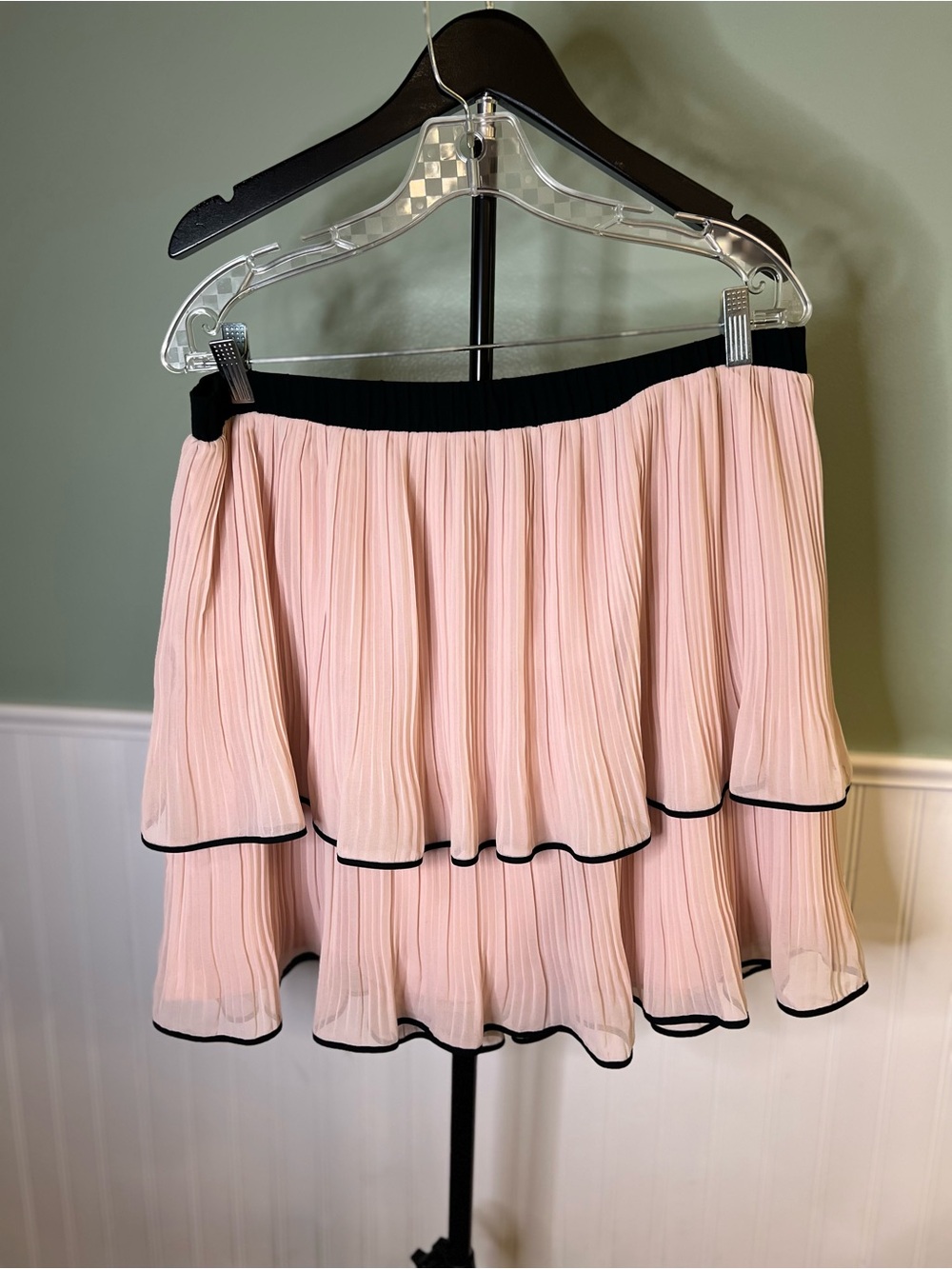 Worthington Preppy Light Pink Tiered Pleated Mini Skirt with Black Trim.Size 14